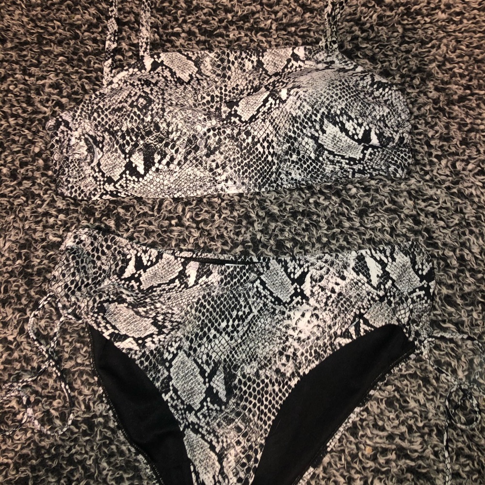 High waisted bikini.